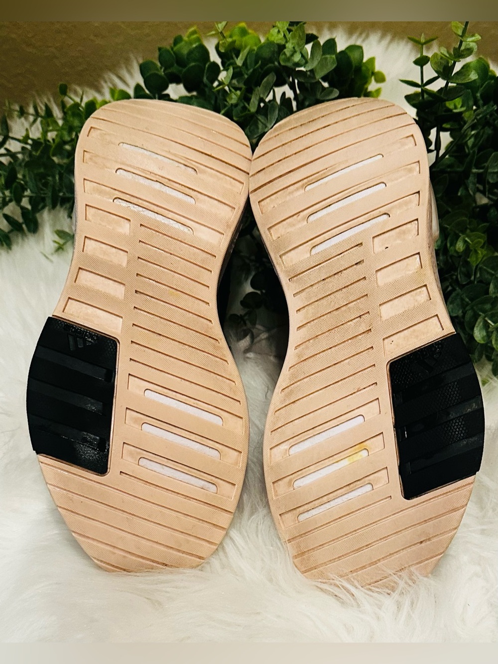 Cute Adidas sneakers in a black and soft blush pink color combo 🖤🌸 Size: 6 - Picture 6 of 8